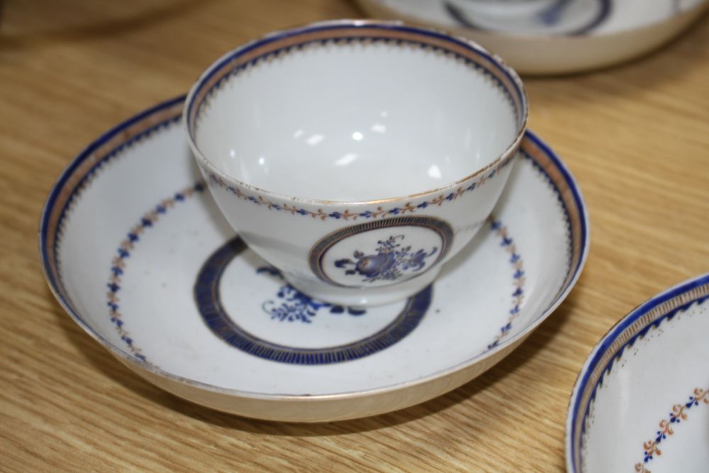 A Chinese export part tea set, late 18th century, teapot 14cm across (13)